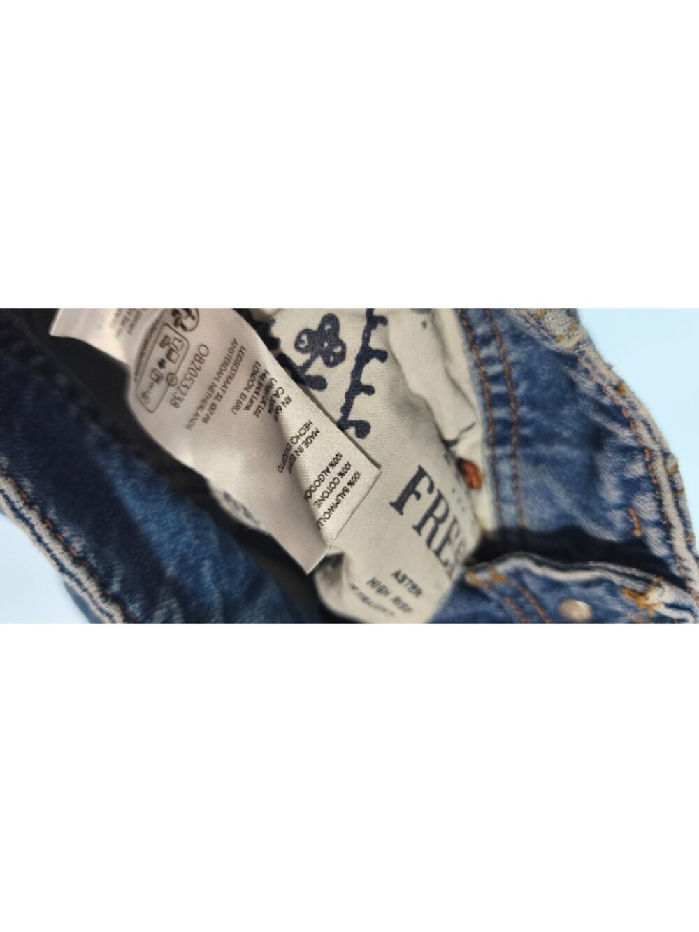 Free People We The Free Astor High Rise Straight Jeans Size 25 Medium Wash Blue - Picture 8 of 12